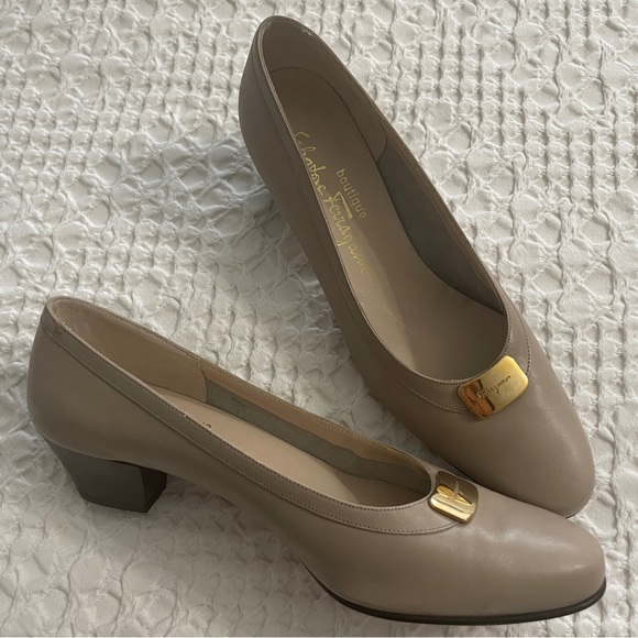 Salvatore Ferragamo ‘Made in Italy’ Leather Block Heels - Picture 5 of 11